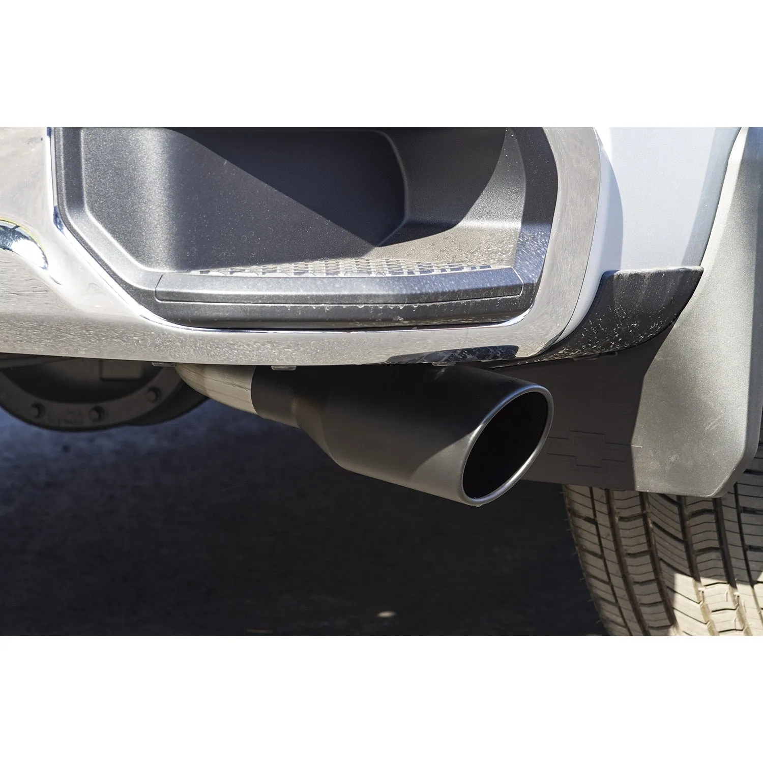 Flowmaster FlowFX Cat-Back Exhaust System - 2-1/2 in Tailpipe - 4-1/2 in Black Ceramic Tips - 5.3 L - Crew Cab - GM Fullsize Truck 2019